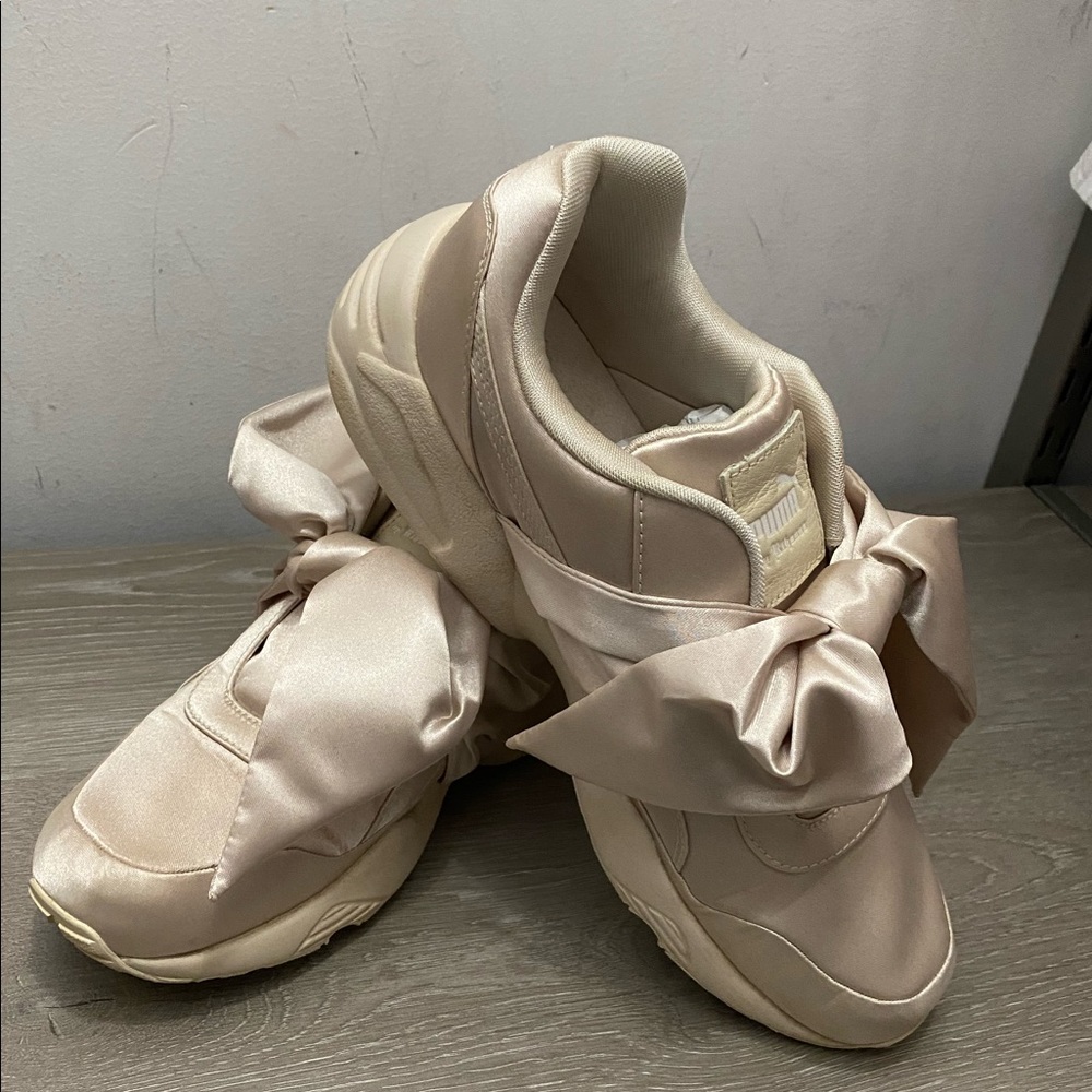 puma x fenty bow sneakers, beige color
